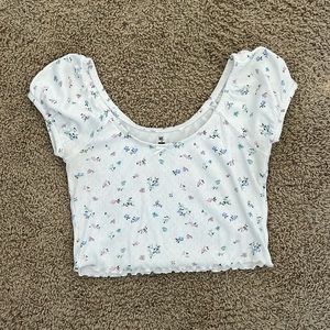 Me to we from pacsun floral cropped off the shoulder baby tee